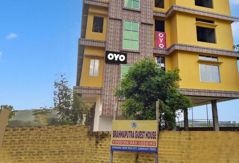 هتل Oyo Flagship 81402 The Brahmaputra Homestay