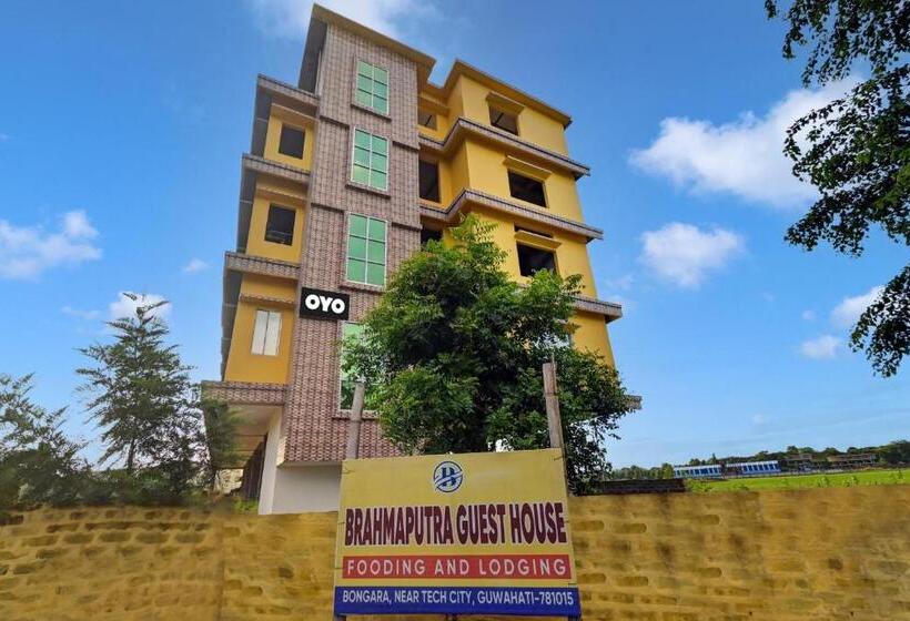 هتل Oyo Flagship 81402 The Brahmaputra Homestay