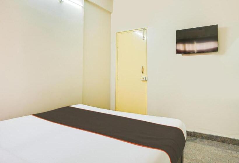 호텔 Spot On Shi Lakshmi Boarding And Lodging