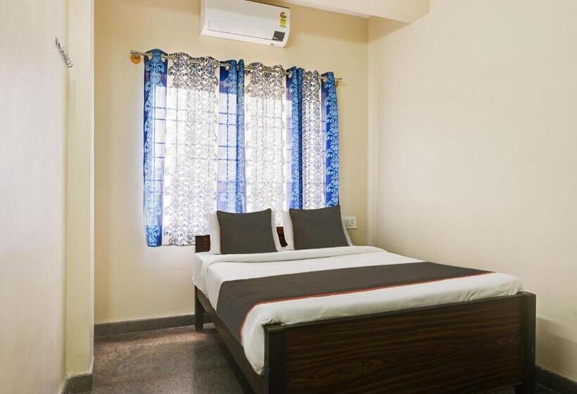 호텔 Spot On Shi Lakshmi Boarding And Lodging