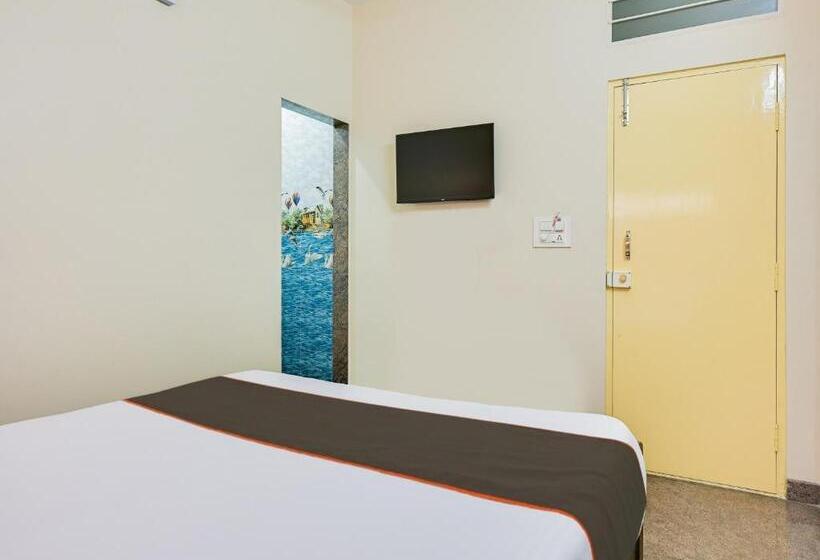 호텔 Spot On Shi Lakshmi Boarding And Lodging