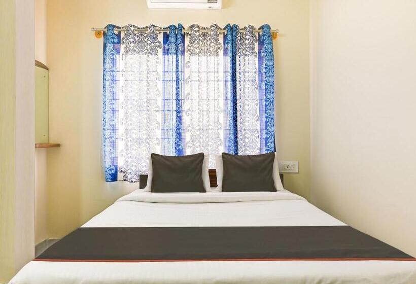 호텔 Spot On Shi Lakshmi Boarding And Lodging