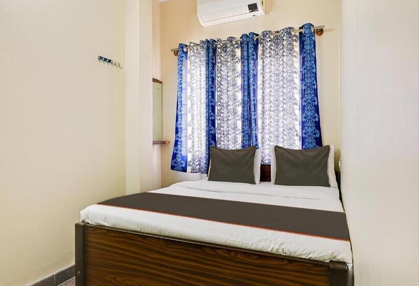 호텔 Spot On Shi Lakshmi Boarding And Lodging