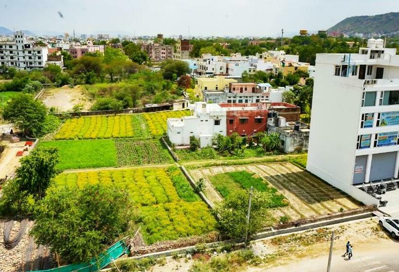 هتل Veer Palace Near Udaipole Udaipur