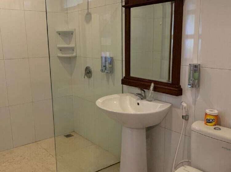 Отель & Villa Bukit Indah Saumlaki By Legreen