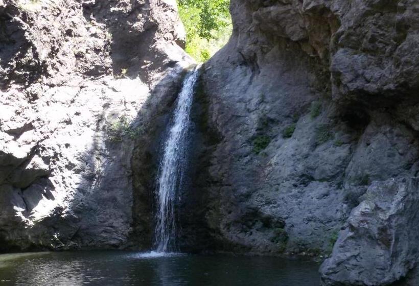 ペンション стаи за гости La Place студен кладенец