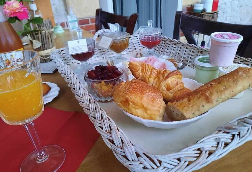 Пансион Au Milieu Coule La Garonne