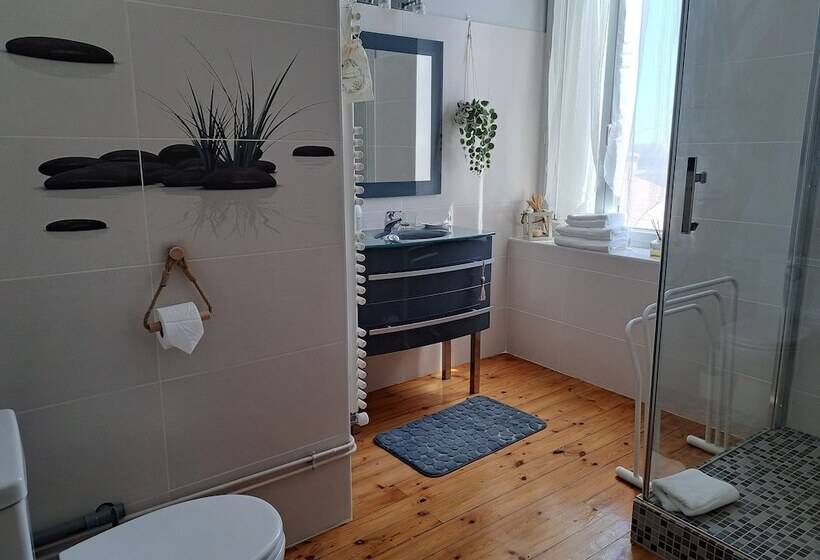 Пансион Au Milieu Coule La Garonne