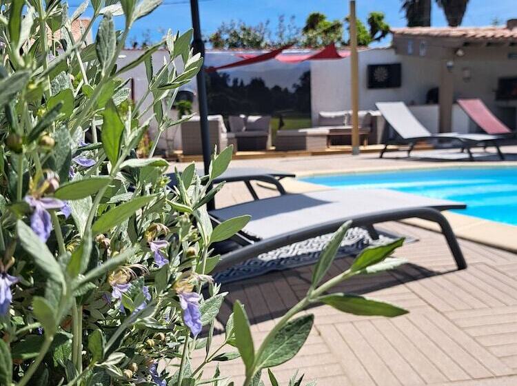 Пансион Au Milieu Coule La Garonne