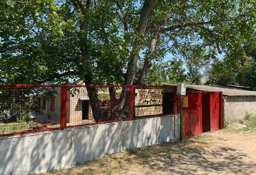 پانسیون Eco Family Guest House