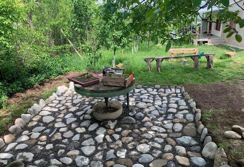 پانسیون Eco Family Guest House