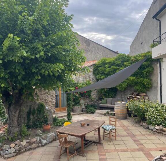 膳宿费 Esclarmonde 18