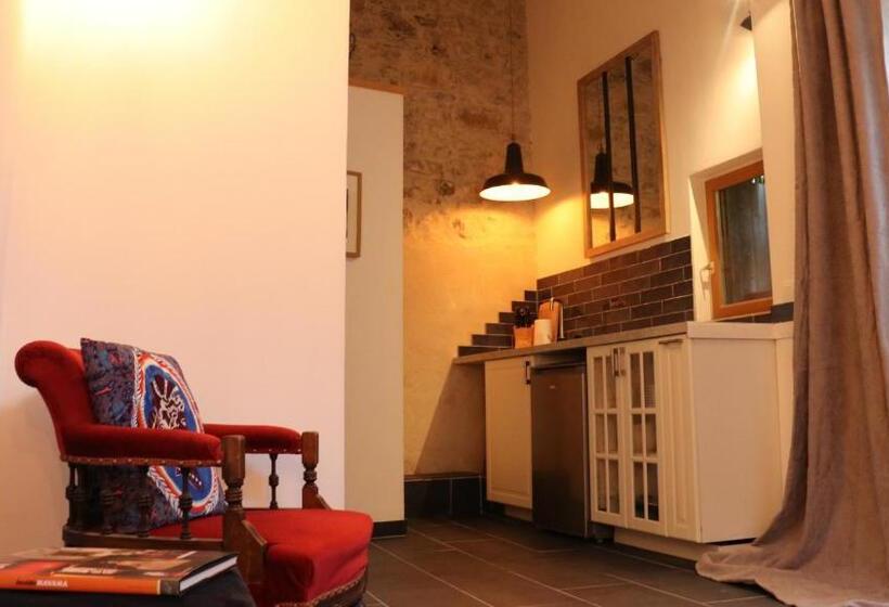 膳宿费 Esclarmonde 18