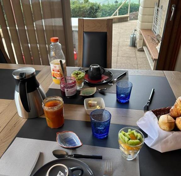 פנסיון Les Jardins De Caribole