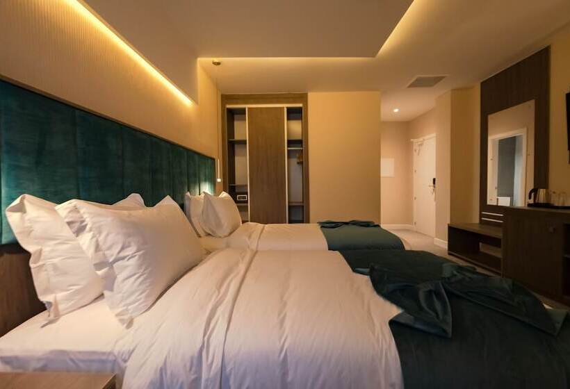 Ad Hotel Pont D Hydra