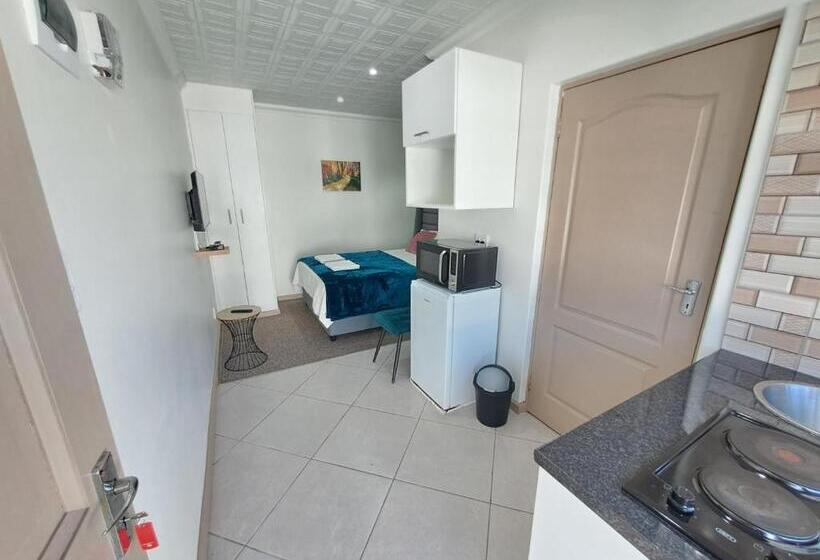 مبيت وإفطار Haresca Luxury Accommodation Parow