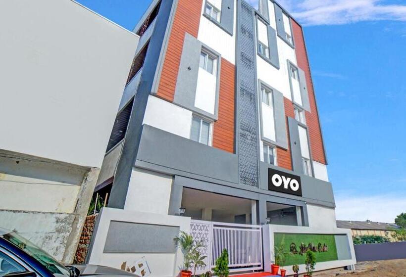 Super Collection O Hotel Lakeview Castle