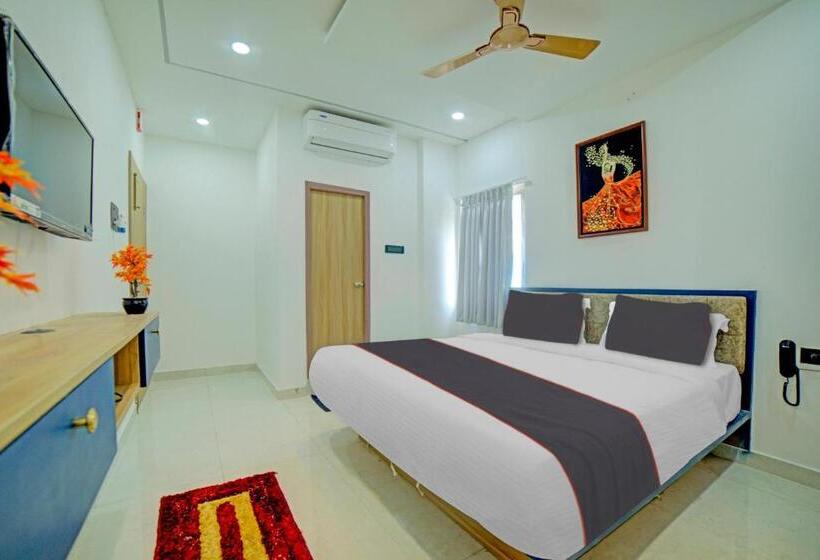 Super Collection O Hotel Lakeview Castle