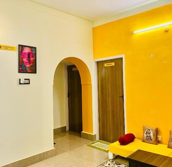 Crossroads Hostel 1980