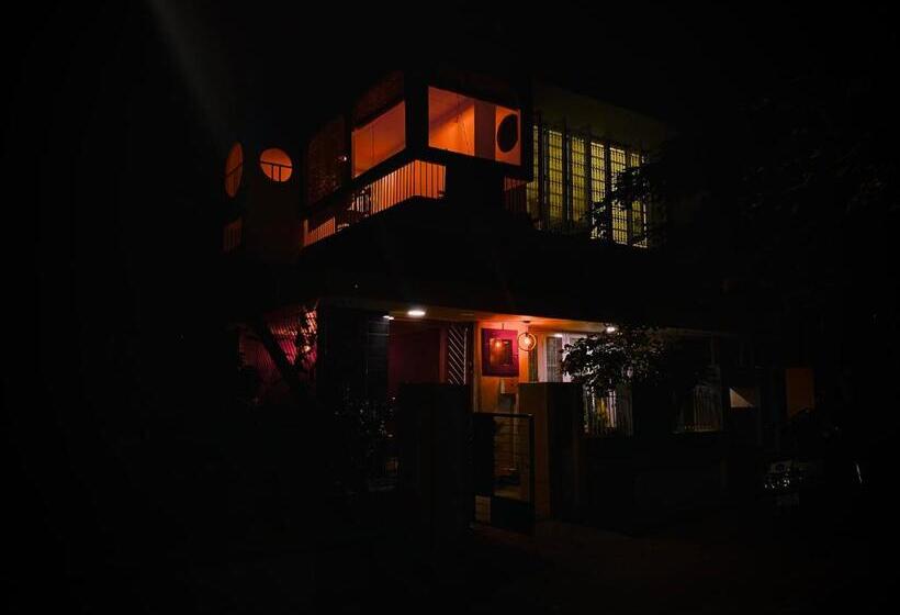 Crossroads Hostel 1980