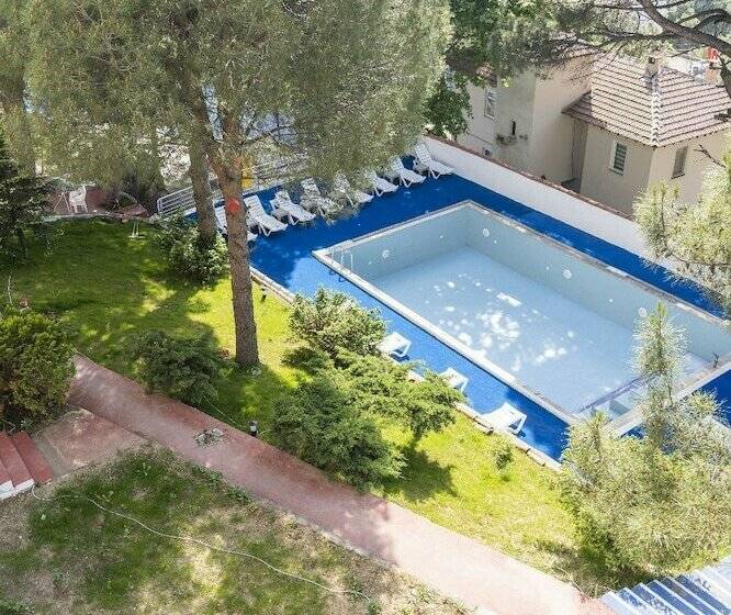 هتل Seasons Park Resort