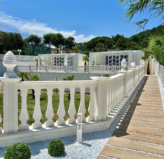 هتل Sirena Suite Deluxe