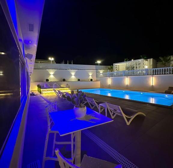 هتل Sirena Suite Deluxe