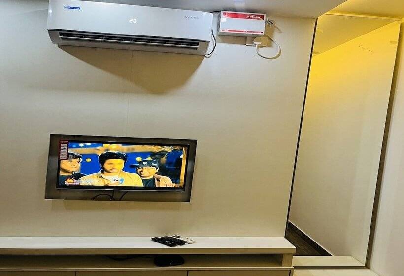 Отель The Tendoinn