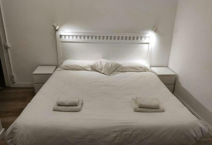 Oasis Hostel Apartment For Young Naturists Age 18 30