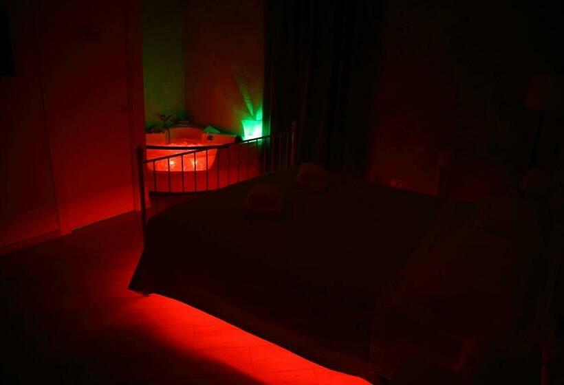 Oasis Hostel Apartment For Young Naturists Age 18 30