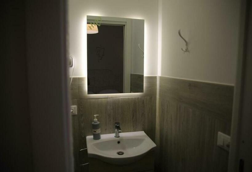 Oasis Hostel Apartment For Young Naturists Age 18 30