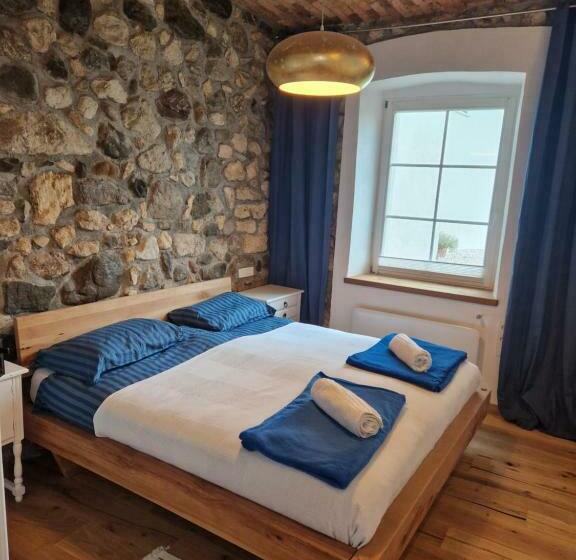 پانسیون Sobe Lotrist