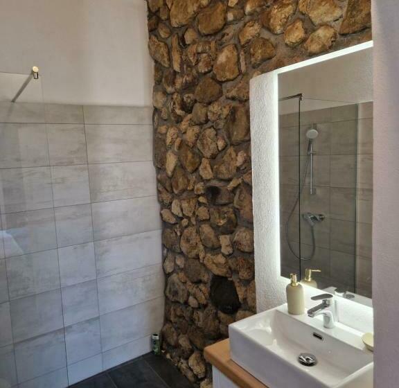 پانسیون Sobe Lotrist