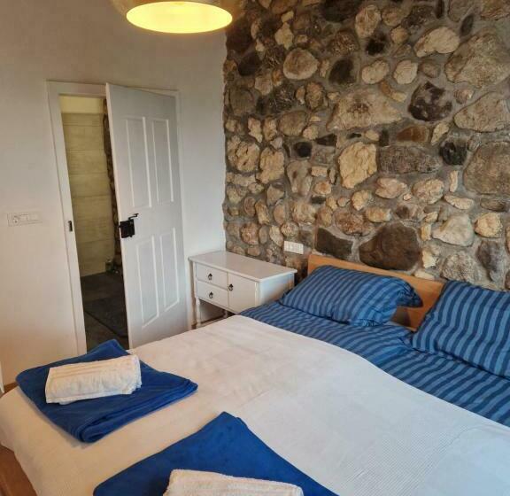 پانسیون Sobe Lotrist