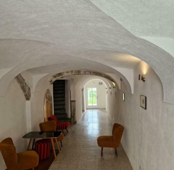 پانسیون Sobe Lotrist