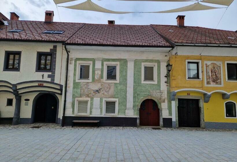 پانسیون Sobe Lotrist