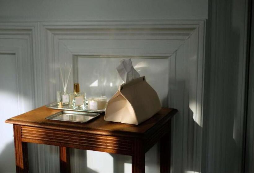 פנסיון The Kooch House 1