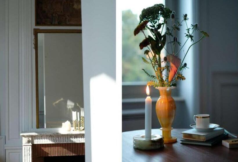 פנסיון The Kooch House 1