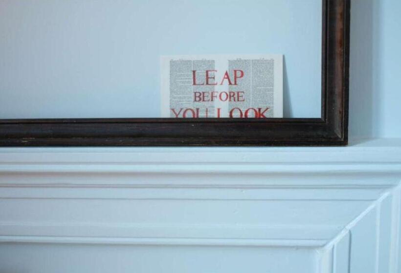 פנסיון The Kooch House 1