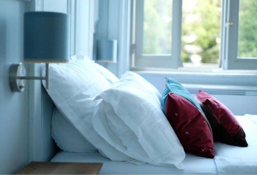 פנסיון The Kooch House 1