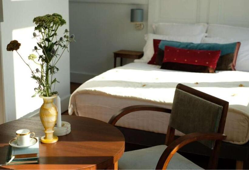 פנסיון The Kooch House 1