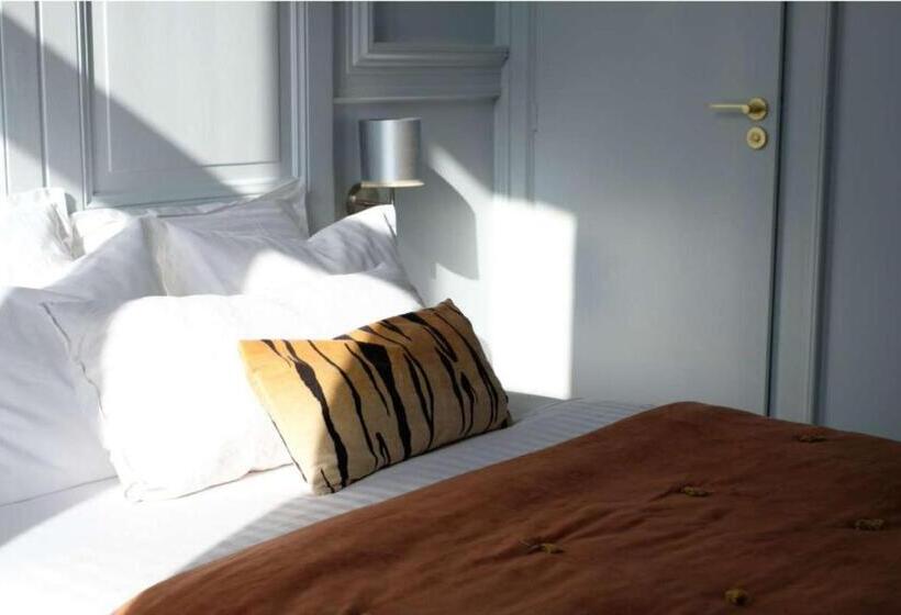 פנסיון The Kooch House 1