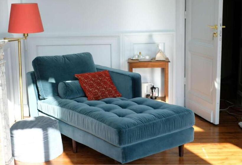 פנסיון The Kooch House 1