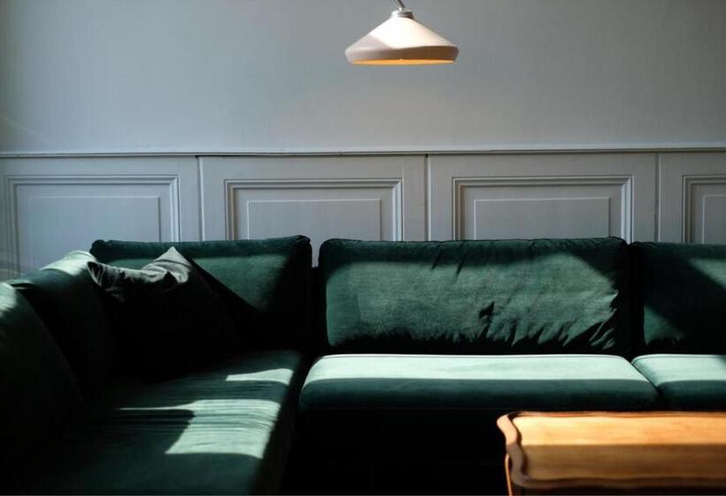 פנסיון The Kooch House 1