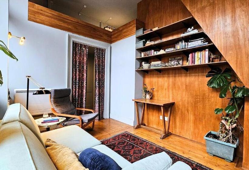 פנסיון The Kooch House 1.4