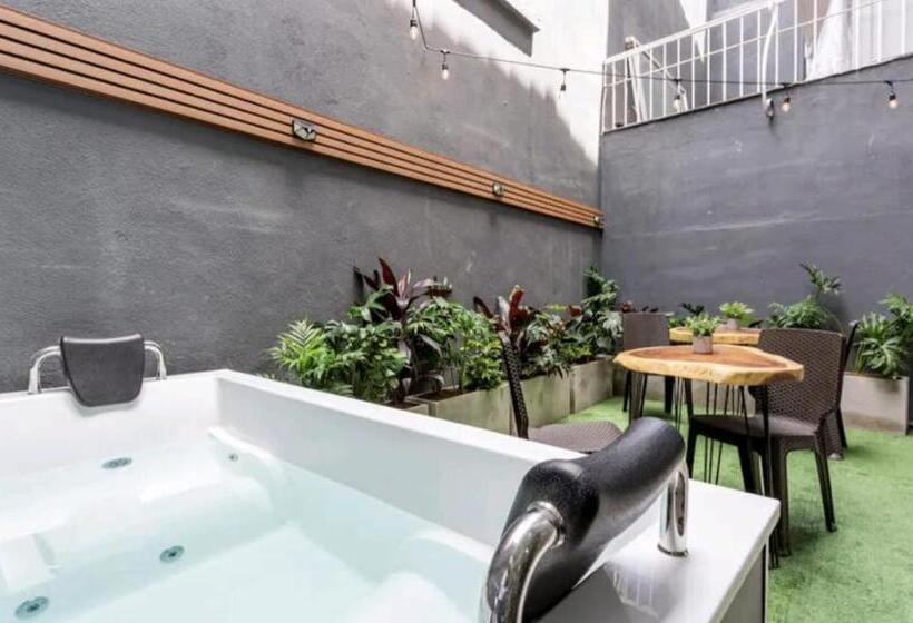 بنسيون Uku Inn