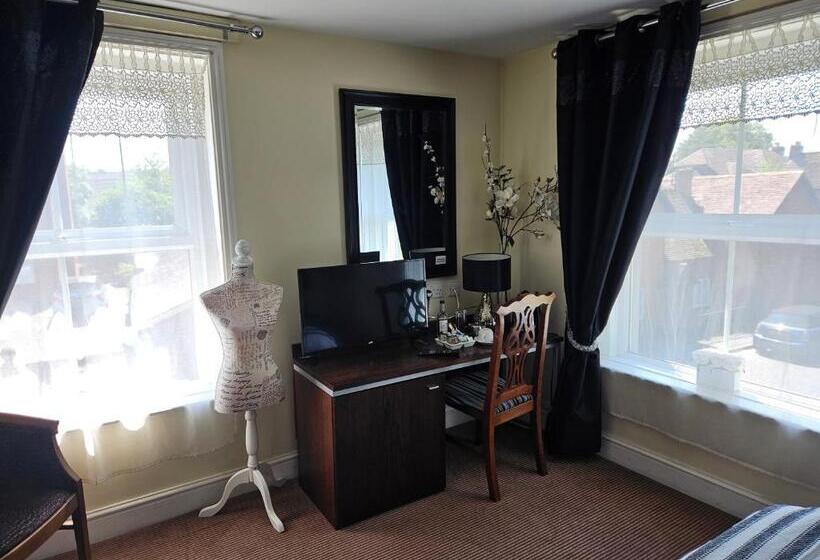 Общежитие The Swan At Compton