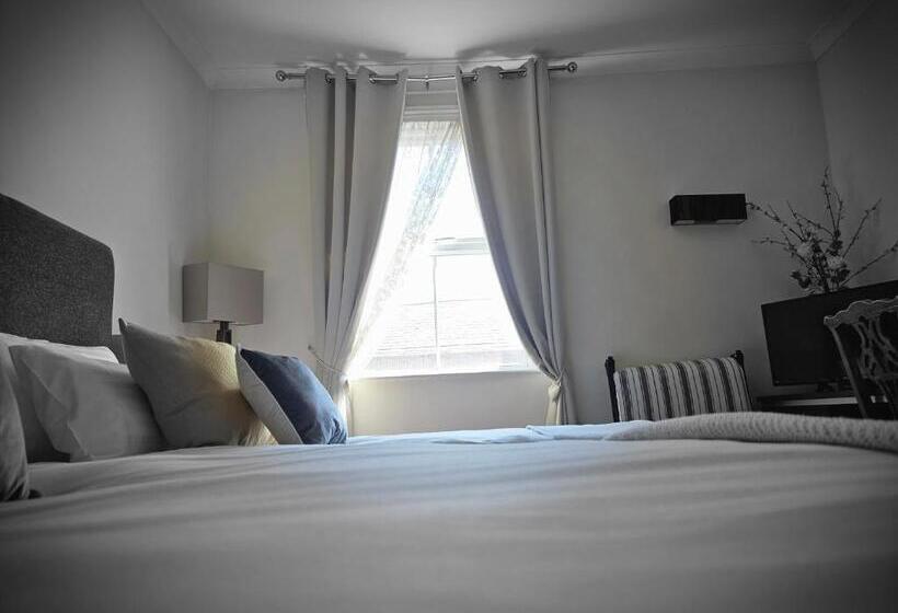 Общежитие The Swan At Compton