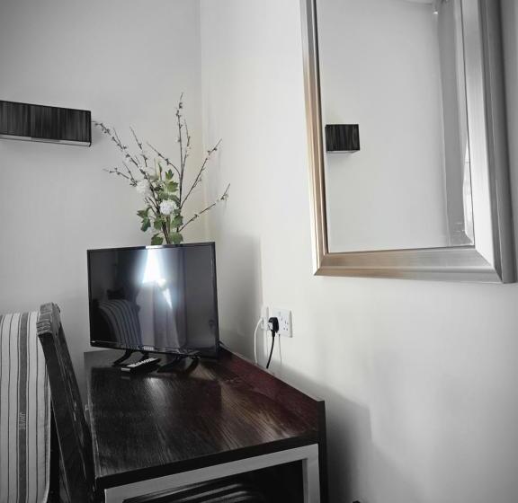 Общежитие The Swan At Compton