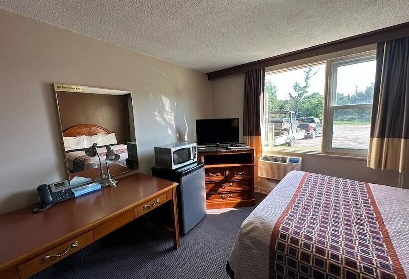 Bear S Den Lounge And Motel